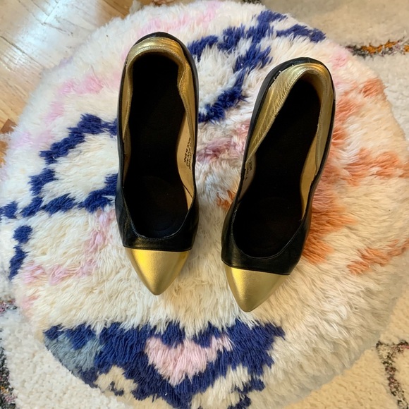 BLACK AND GOLD STILETTO - Picture 2 of 3